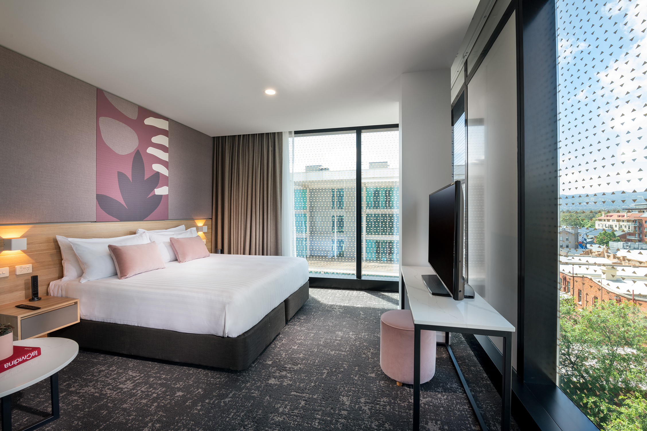 Crowne Plaza King Room